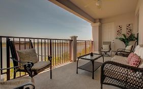Lakeview Executive Penthouse